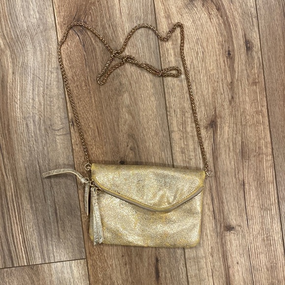 Street Level Crossbody Clutch w/ chain - Picture 1 of 11